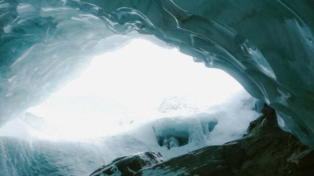 Miten LinkedIn vaikuttajat Suomessa tekevät brändiyhteistyötä Puolan kanssa