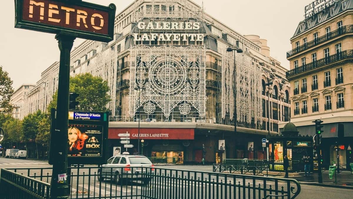 Tavoita US-brändit VK:ssa hotelliarvioihin — nopea opas