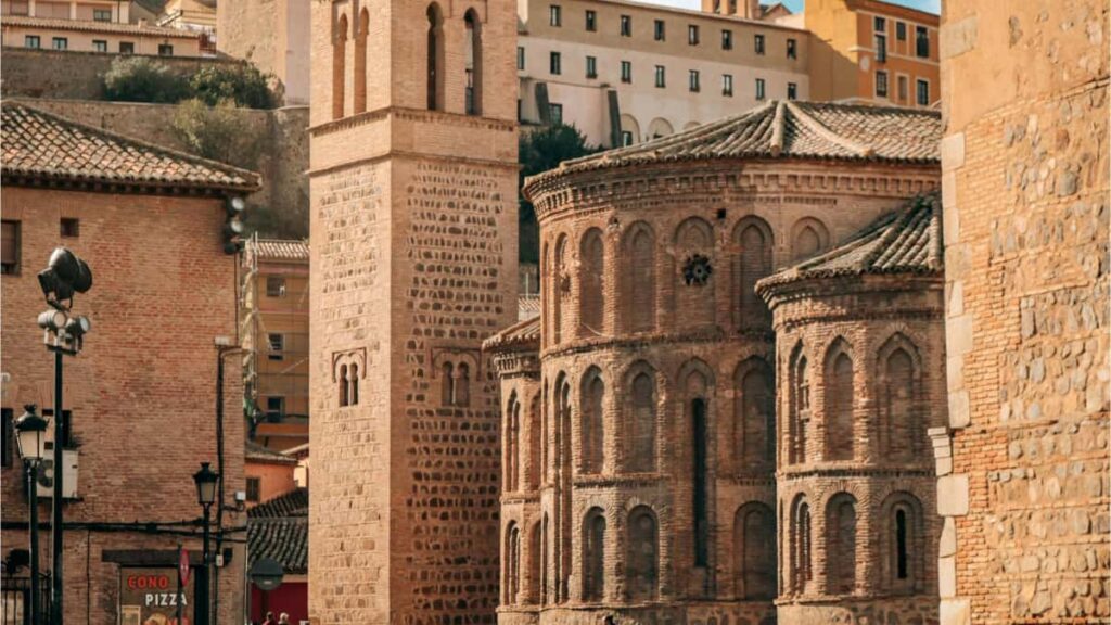 Kaytannon opas suomalaisille mainostajille: miten loytaa ja valjastaa Cambodzan KakaoTalkvaikuttajat mobiilipelin lanseerauksiin.