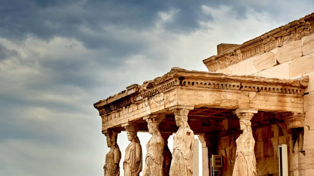 Kaytannon opas suomalaisille mainostajille: miten tavoittaa Latviaan sopivat Chingarisisallontuottajat, mita mittareita seurata ja miten kaantaa yhteistyo nakyvyydeksi.