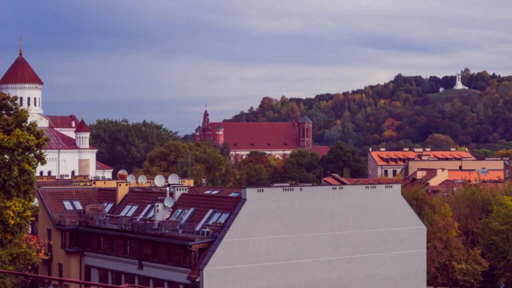 Kaytannon opas suomalaisille markkinoijille: miten loytaa Mongolia-pohjaisia Snapchat-sisallontuottajia ja ohjata heilta laadukasta liikennetta fitness-sovellukseen.