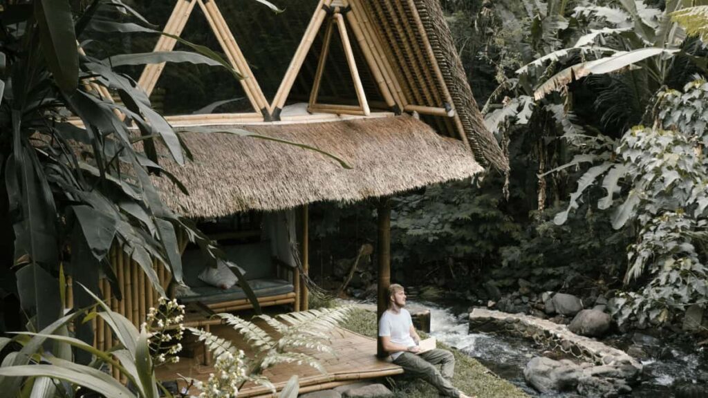 Kaytannon opas suomalaisluojille: miten lahestya Kolumbian brandeja Vkontakteverkostossa, sopia unboxing- ja testimonial-videoista ja minimoida riskeja.