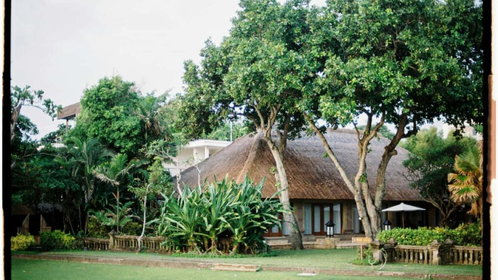 Kaytannon opas suomalaisbrandeille: mista loytaa Ukrainan Takatak-luojia, miten sopia UGC-yhteistoista ja maksimoida matkavarusteiden nakyvyys.