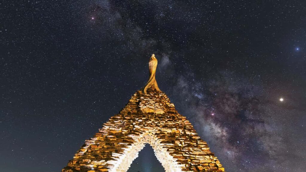 Konkreettinen opas suomalaiseen sisaltojen tekijaan: miten lahestya australialaisia brandeja Telegramissa ja tehda brandiyhteistoita fitness-sisallolla.