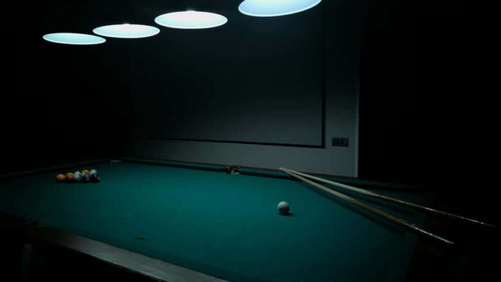 Kaytannollinen opas suomalaisille sisallontuottajille: miten lahestya Norsunluurannikon brandeja Facebookissa ja rakentaa brandiyhteistoita fitness-sisallolla.