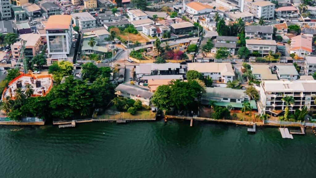 Kaytannon opas suomalaiseen markkinointiin: miten loytaa ja valjastaa Kyproksen Takatakluojat branditunteen parantamiseen.