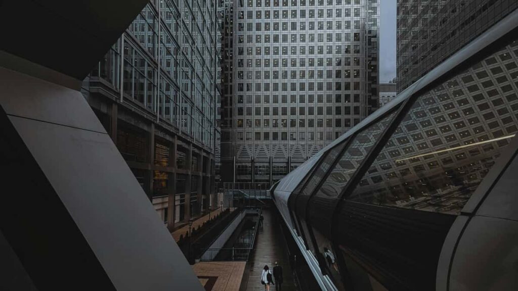 Kaytannon opas suomalaisille mainostajille: mista loytaa Unkarin Clubhouseluovat tekijat, miten lahestya ja mitata yhteiskampanjoita.