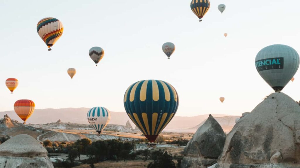Kaytannon opas suomalaisille mainostajille: miten loytaa EtelaAfrikan Redditluojia, valita yhteistyokumppanit ja kehittaa menestyvia tuotesarjoja.