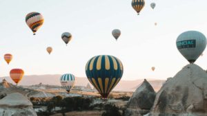 Kaytannon opas suomalaisille mainostajille: miten loytaa EtelaAfrikan Redditluojia, valita yhteistyokumppanit ja kehittaa menestyvia tuotesarjoja.