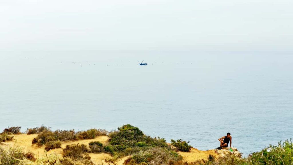 Kaytannollinen opas suomalaiselle luojalle: miten lahestya kanadalaisia brandeja KakaoTalkissa ja rakentaa pelichallenge-yhteistoita askel askeleelta.