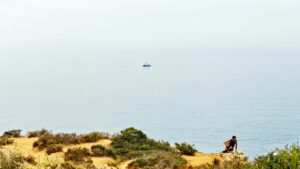 Kaytannollinen opas suomalaiselle luojalle: miten lahestya kanadalaisia brandeja KakaoTalkissa ja rakentaa pelichallenge-yhteistoita askel askeleelta.