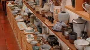 Kaytannon opas suomalaiselle luojalle: miten lahestya Iraqin brandeja Clubhousessa ja kuvata behind-the-scenes-materiaalia turvallisesti ja tehokkaasti.