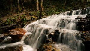 Konkreettinen opas suomalaisille mainostajille: mista loytaa Bahrainin Lazadaluojia, miten rakentaa creatorvetoinen fitnesshaaste ja mita kaytannossa mitata.