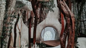 Kaytannon opas suomalaisbrandeille: mista loytaa Dominikaanisen tasavallan Clubhousekreatorit, miten lahestya niita limiteddroppeihin ja mita riskeja huomioida.