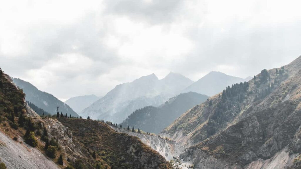 Konkreettinen opas suomalaisille sisallontuottajille: miten lahestya indonesialaisia brandeja SoundCloudissa, rakentaa luottamusta ja paasta brandikampanjoihin.