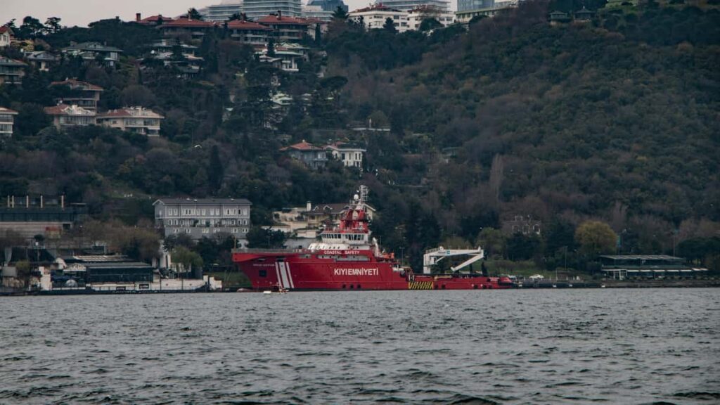 Kaytannon opas suomalaisille sisallontuottajille: miten loytaa ja lahestya Venezuelan brandeja Redditissa yhteistyomahdollisuuksien lisaamiseksi.